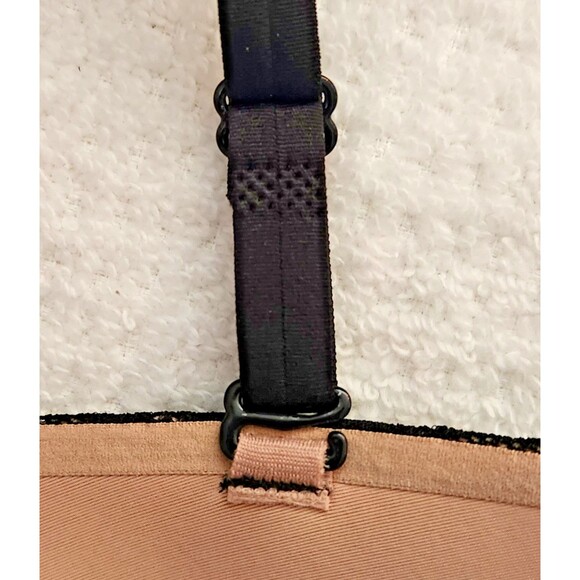 Victoria's Secret Bra Size 34D Angels Secret Embrace Black Lace Over Beige EUC - Picture 6 of 9